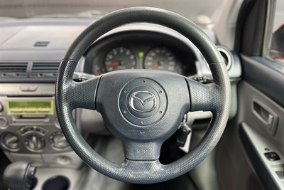 2005 Mazda Demio - Thumbnail