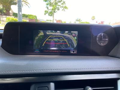 2021 Lexus UX 200 - Thumbnail