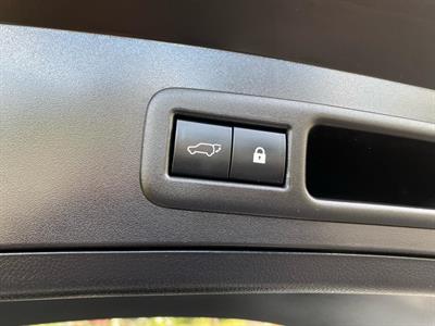 2021 Lexus UX 200 - Thumbnail