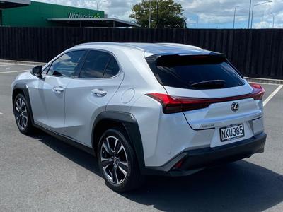 2021 Lexus UX 200 - Thumbnail