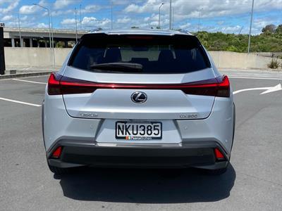 2021 Lexus UX 200 - Thumbnail