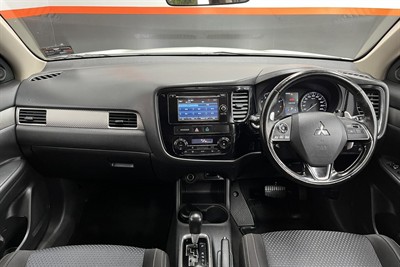 2016 Mitsubishi Outlander - Thumbnail
