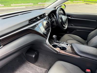 2017 Toyota Camry - Thumbnail