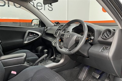 2010 Toyota Vanguard - Thumbnail