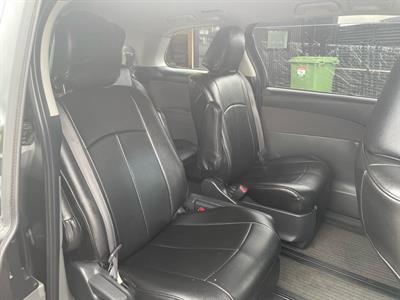 2010 Toyota Estima - Thumbnail