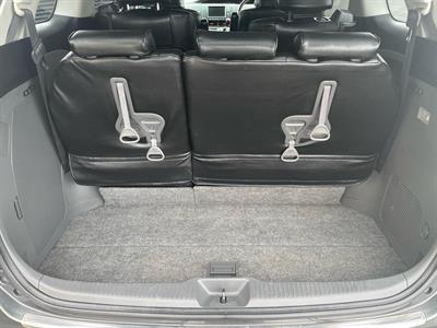 2010 Toyota Estima - Thumbnail