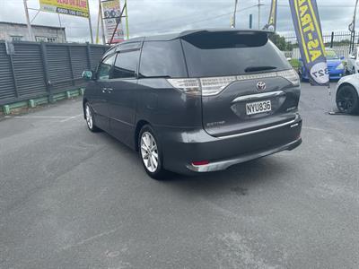 2010 Toyota Estima - Thumbnail