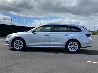 2022 Skoda Octavia - Thumbnail
