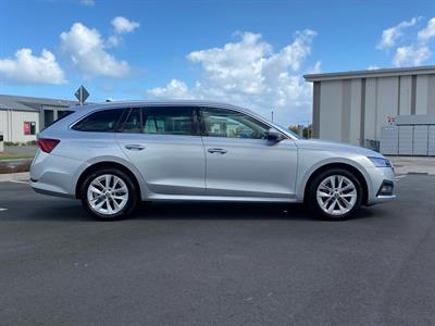 2022 Skoda Octavia - Thumbnail