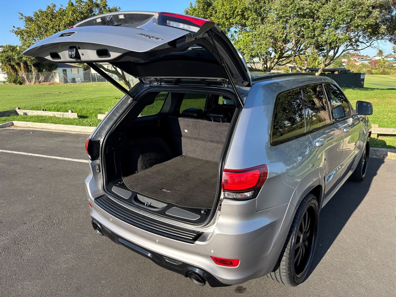 2017 Jeep GRAND CHEROKEE