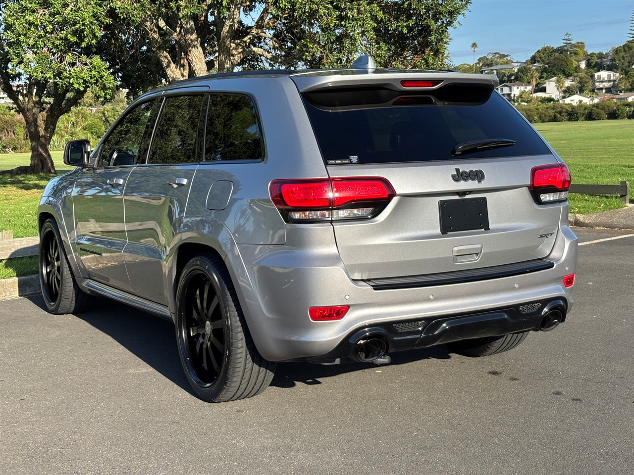 2017 Jeep GRAND CHEROKEE