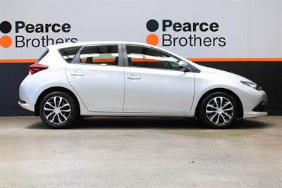 2017 Toyota Corolla - Thumbnail