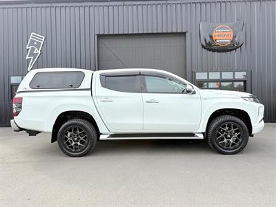 2020 Mitsubishi Triton - Thumbnail