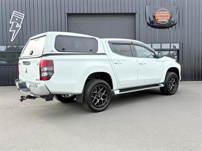 2020 Mitsubishi Triton - Thumbnail