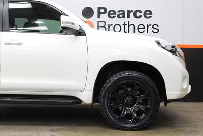 2017 Toyota Landcruiser Prado - Thumbnail