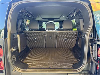 2022 Land Rover Defender - Thumbnail