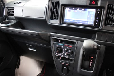 2019 Daihatsu Hijet - Thumbnail