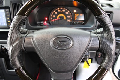 2019 Daihatsu Hijet - Thumbnail