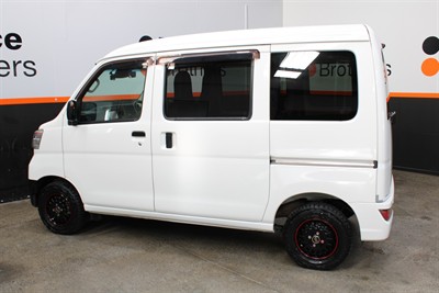 2019 Daihatsu Hijet - Thumbnail
