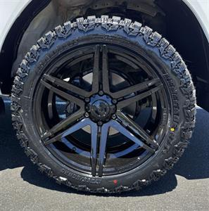 2017 Toyota Hilux - Thumbnail