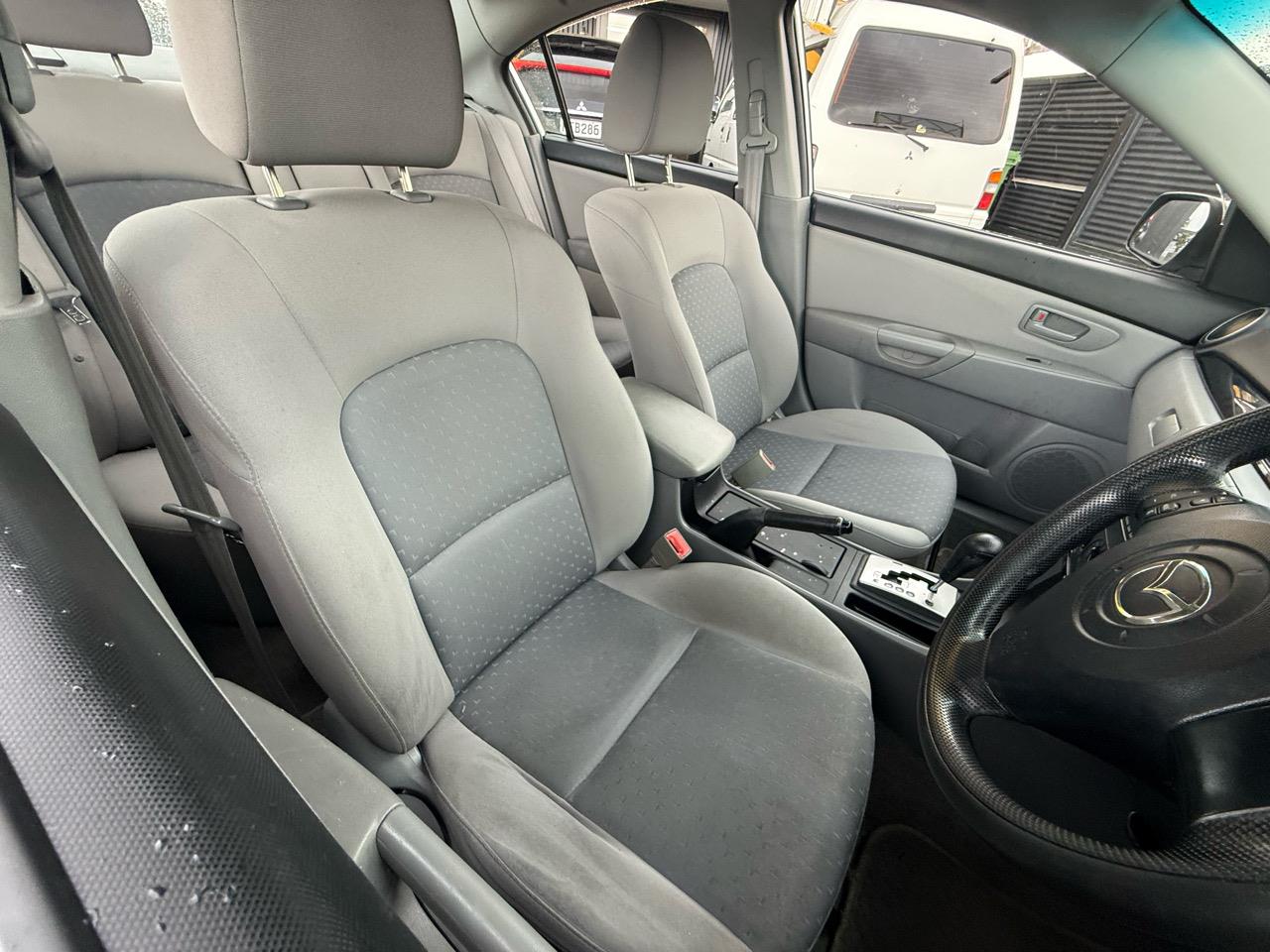 2005 Mazda Axela