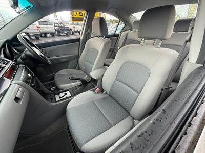2005 Mazda Axela - Thumbnail