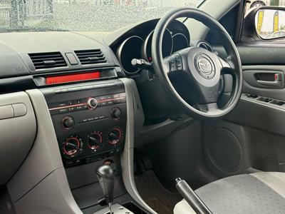 2005 Mazda Axela - Thumbnail