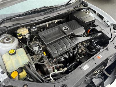 2005 Mazda Axela - Thumbnail