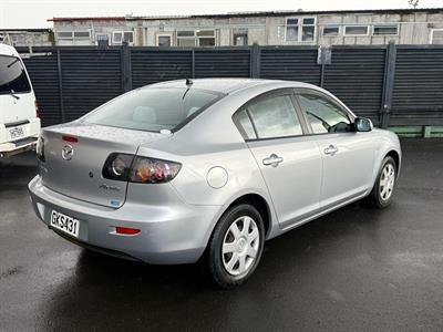 2005 Mazda Axela - Thumbnail