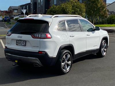 2020 Jeep Cherokee - Thumbnail