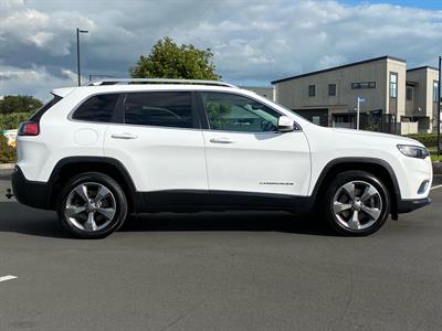 2020 Jeep Cherokee - Thumbnail