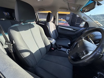 2015 Isuzu D-Max - Thumbnail