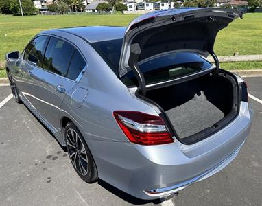 2017 Honda ACCORD - Thumbnail
