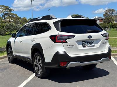 2021 Subaru Outback - Thumbnail