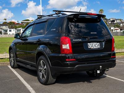 2017 Ssangyong Rexton - Thumbnail