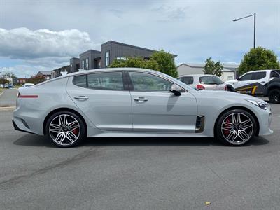 2022 Kia Stinger - Thumbnail