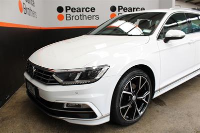 2017 Volkswagen Passat - Thumbnail