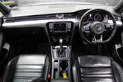 2017 Volkswagen Passat - Thumbnail