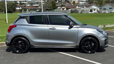 2021 Suzuki Swift - Thumbnail