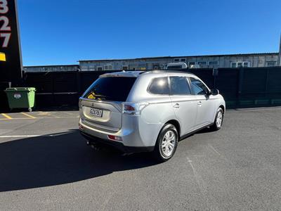 2013 Mitsubishi Outlander - Thumbnail