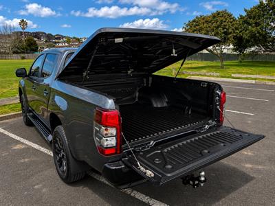 2022 Mitsubishi Triton - Thumbnail