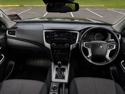 2022 Mitsubishi Triton - Thumbnail