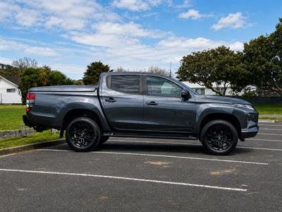 2022 Mitsubishi Triton - Thumbnail