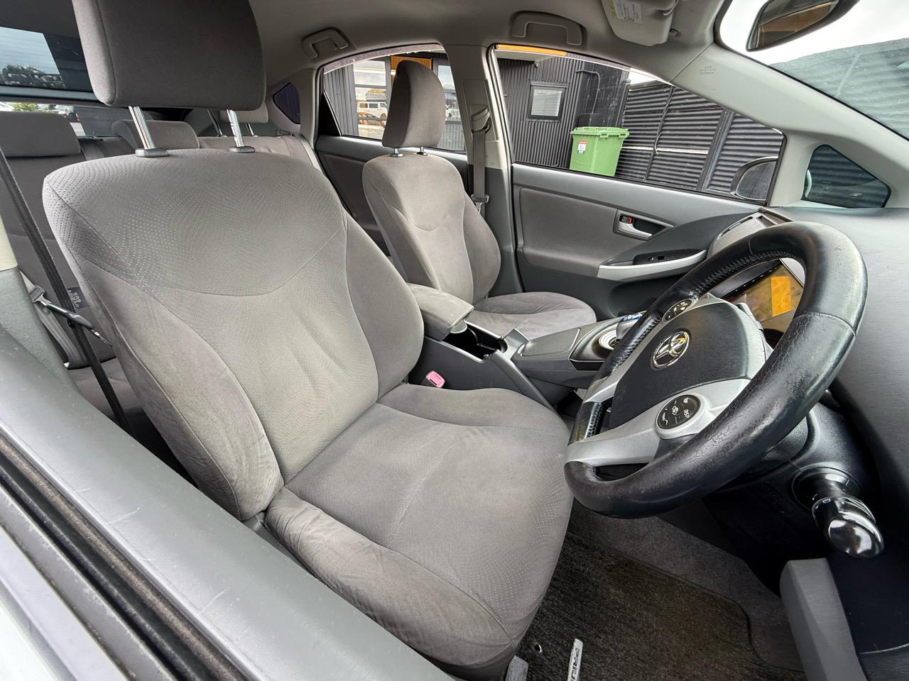 2011 Toyota PRIUS