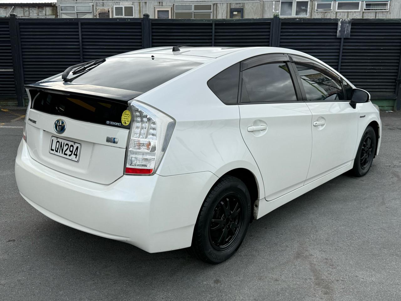 2011 Toyota PRIUS