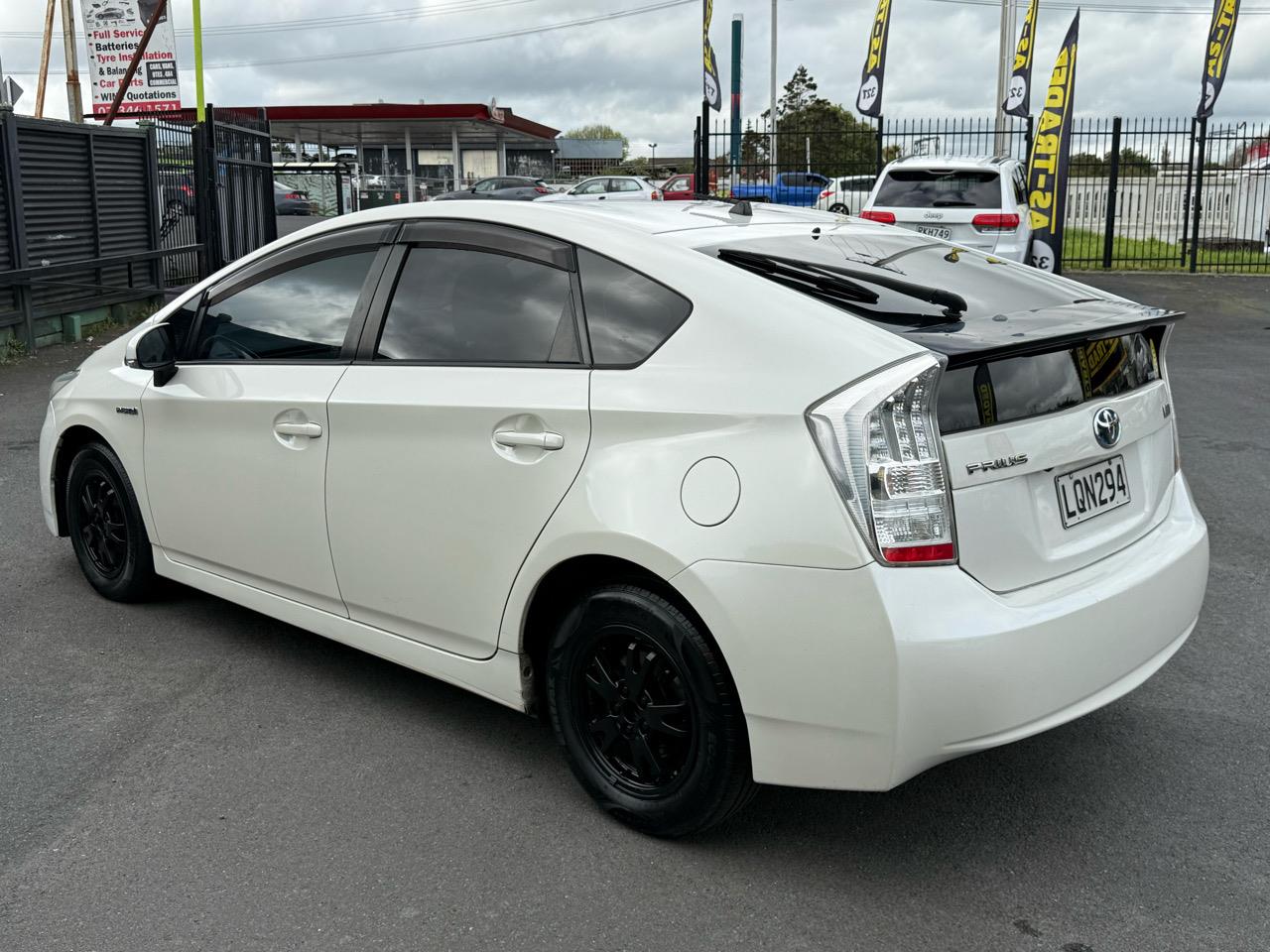 2011 Toyota PRIUS