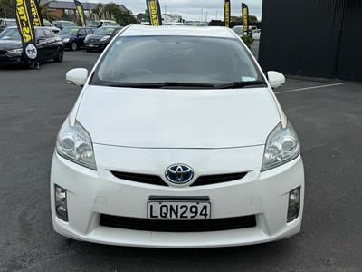 2011 Toyota PRIUS - Thumbnail