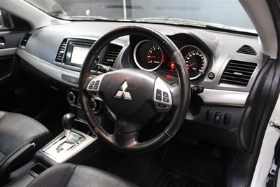 2015 Mitsubishi Lancer - Thumbnail