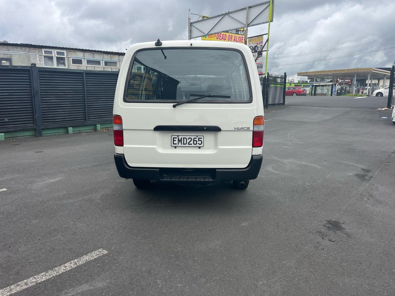 2000 Toyota Hiace