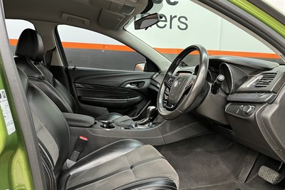 2016 Holden Commodore - Thumbnail